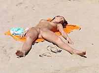 flashing girls